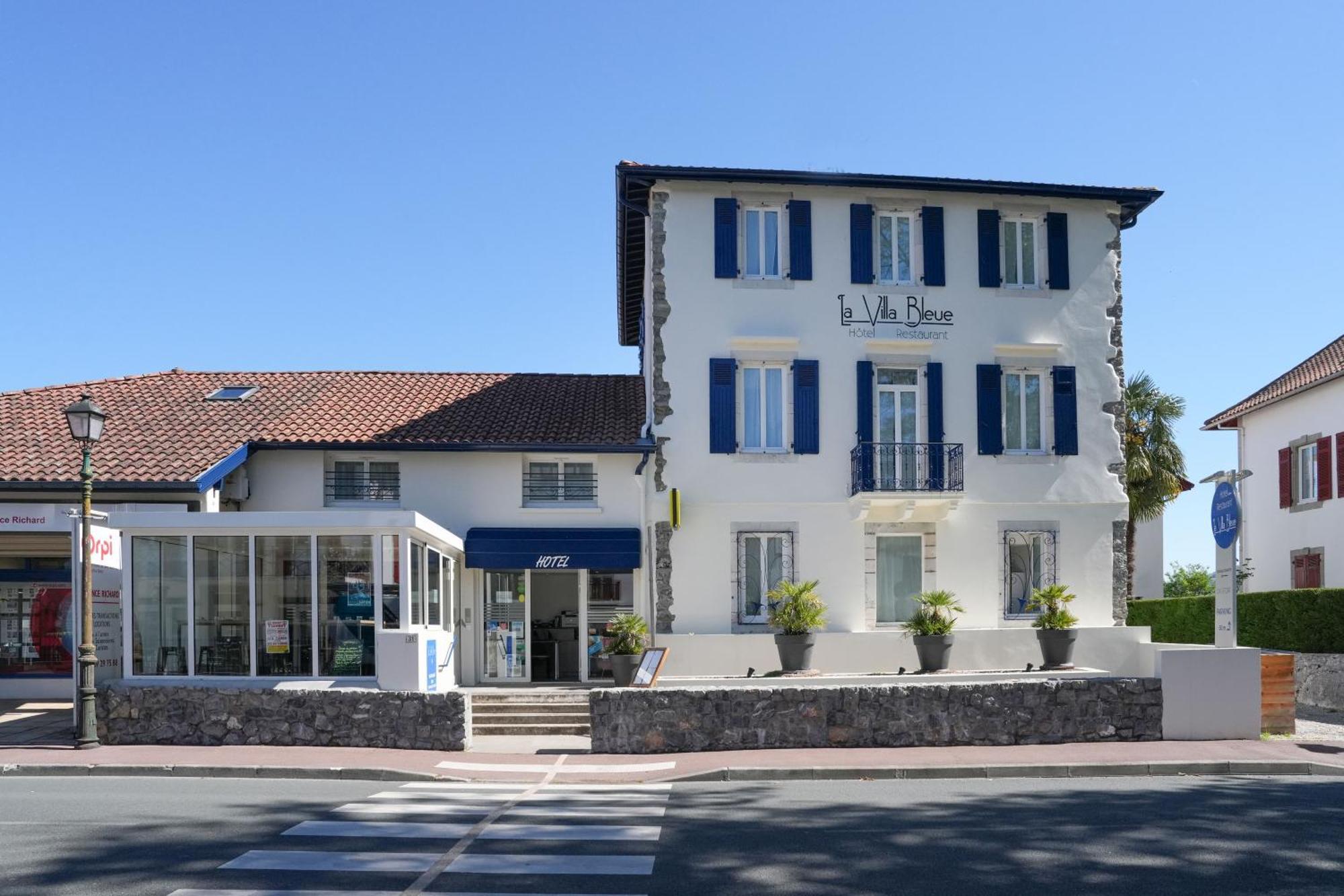 Logis Hotel & Restaurant La Villa Bleue 캄보레방 외부 사진